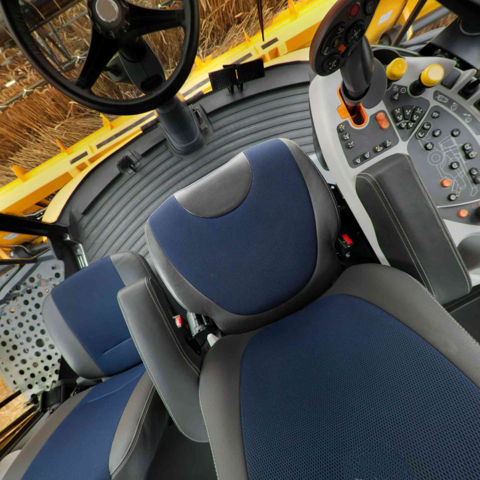 Floor mat for harvesting machine